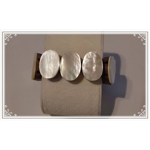 Gorgeous Reversible Oval Mother of Pearl & Wood Stretch Bracelet - Picture 1 of 2
